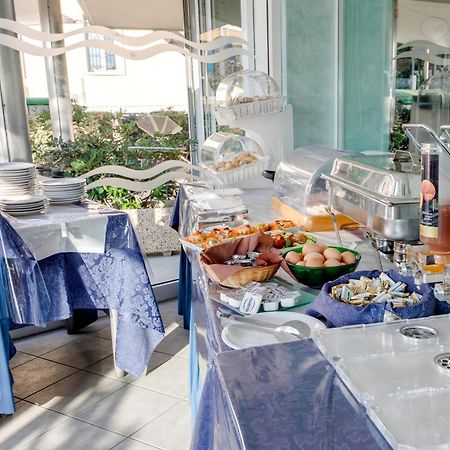 Hotel Margareth Riccione Bagian luar foto