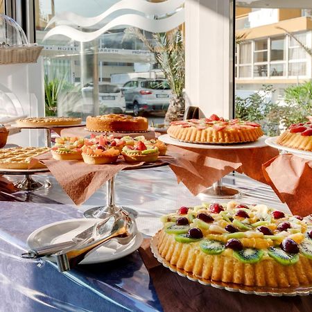 Hotel Margareth Riccione Bagian luar foto