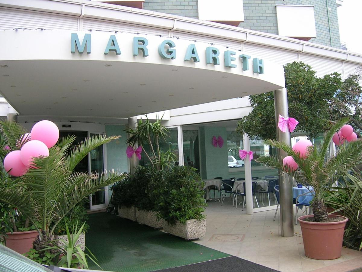 Hotel Margareth Riccione Bagian luar foto