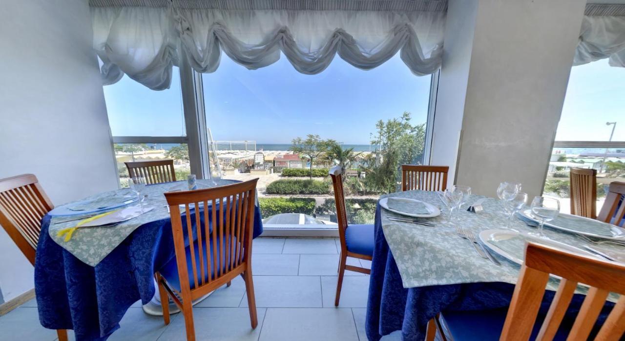 Hotel Margareth Riccione Bagian luar foto
