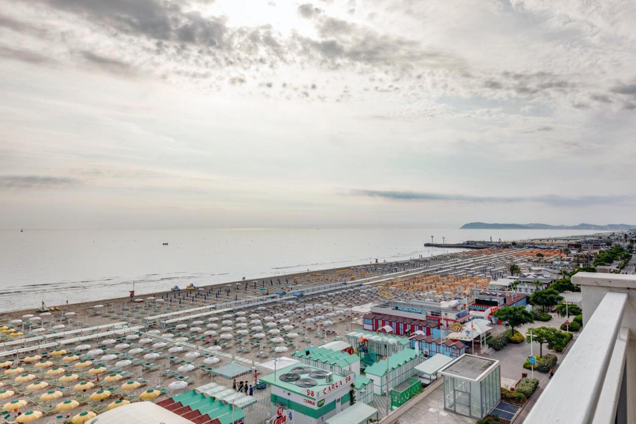Hotel Margareth Riccione Bagian luar foto