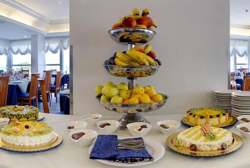 Hotel Margareth Riccione Bagian luar foto