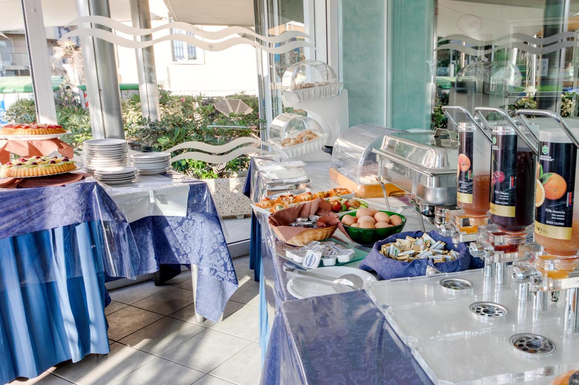 Hotel Margareth Riccione Bagian luar foto