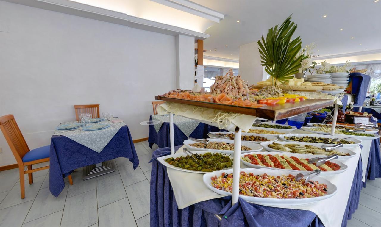 Hotel Margareth Riccione Bagian luar foto
