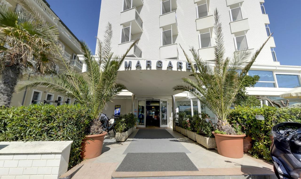 Hotel Margareth Riccione Bagian luar foto