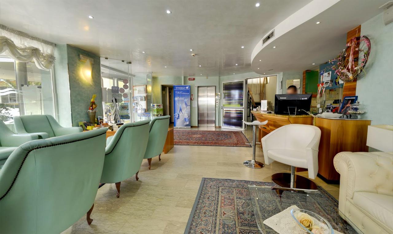Hotel Margareth Riccione Bagian luar foto