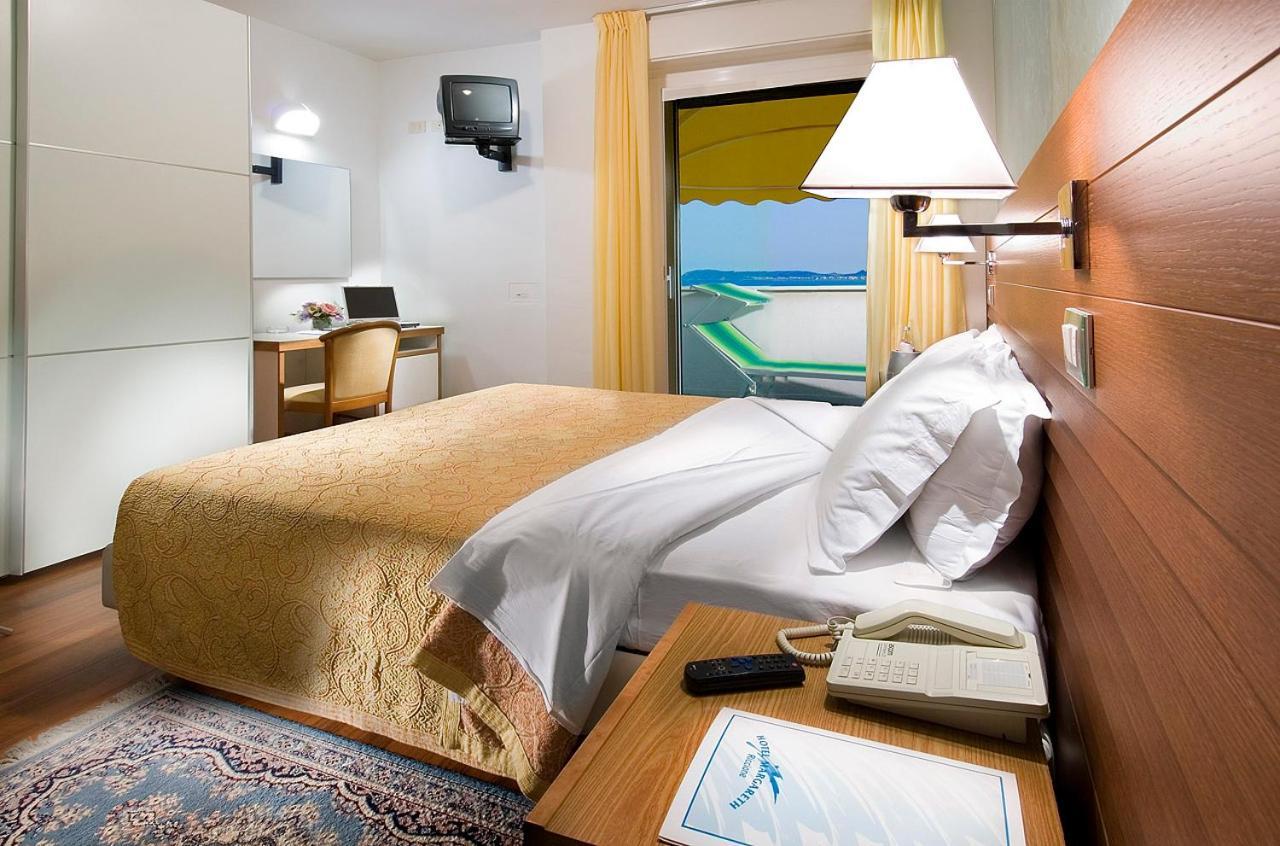 Hotel Margareth Riccione Bagian luar foto